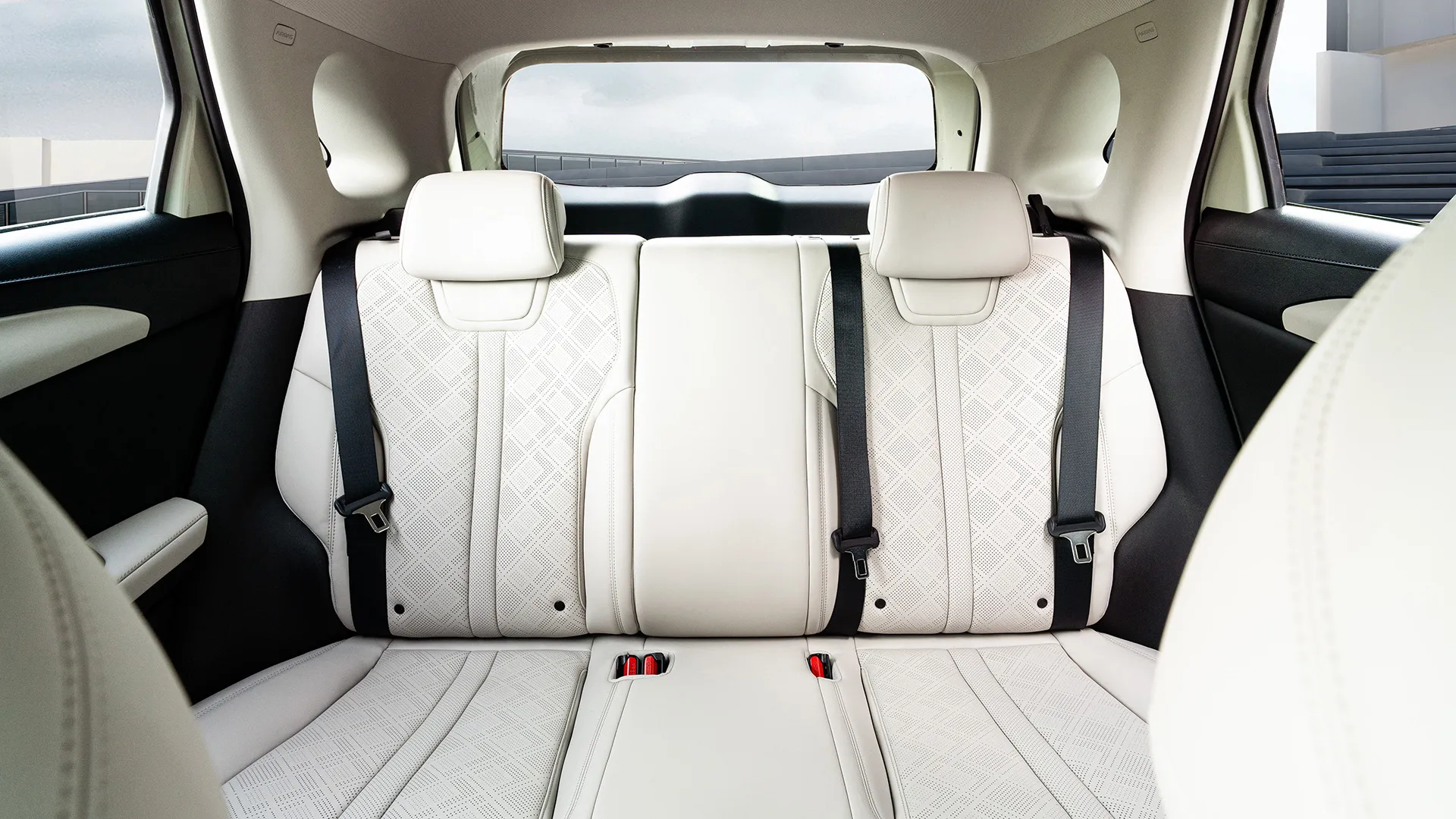 BYD Atto 2 ghế sau thoải mái